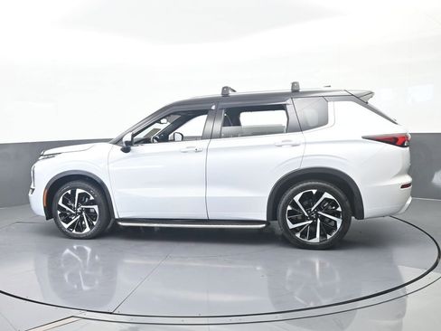 Used 2024 Mitsubishi Outlander SEL AWD/4WD image 3