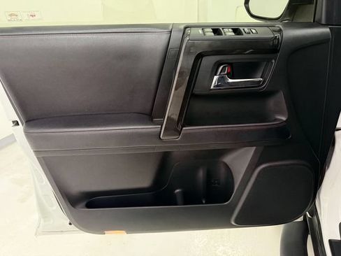 Used 2019 Toyota 4Runner TRD Off-Road AWD/4WD image 29