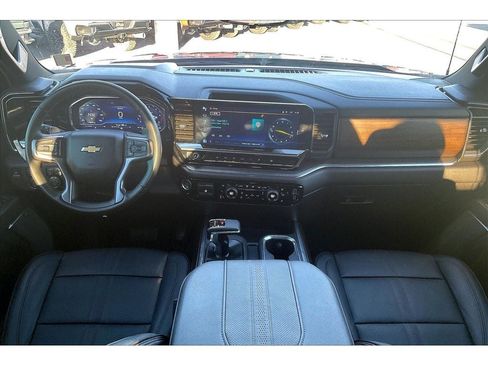 Used 2025 Chevrolet Silverado 1500 High Country w/ Technology Package image 17