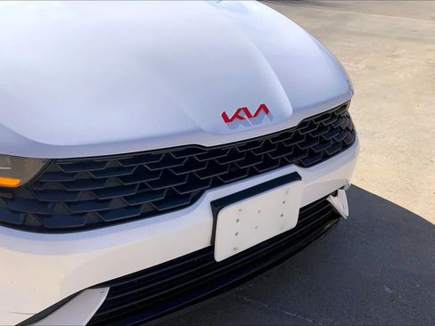 Used 2023 Kia K5 LXS image 32