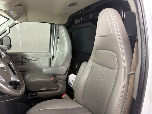 Used 2021 Chevrolet Express 2500 w/ Driver Convenience Package RWD image 11