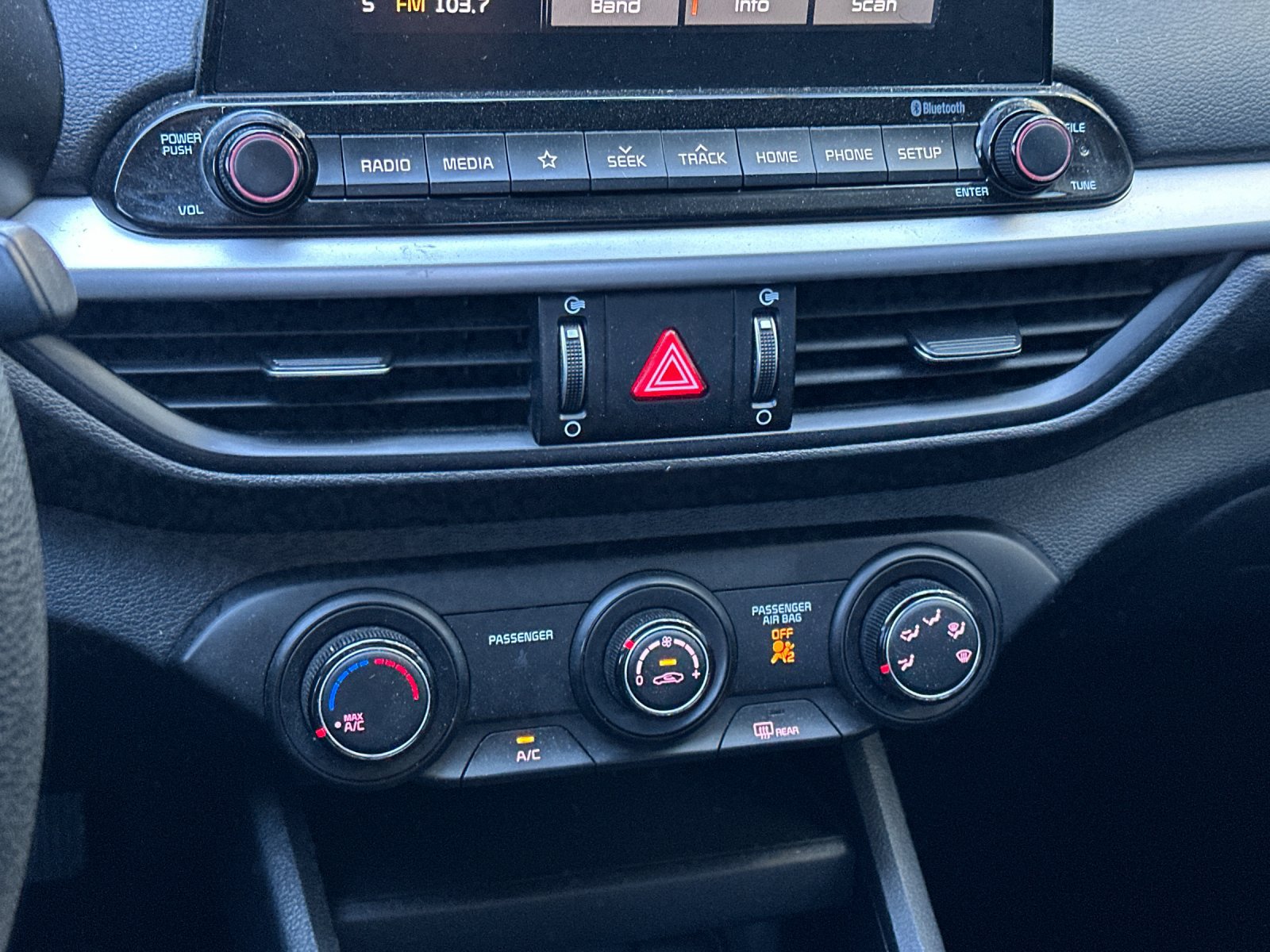 Used 2020 Kia Forte LXS FWD image 19