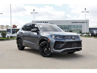 Used 2025 Volkswagen Tiguan SE R-Line