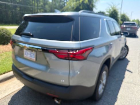 Used 2023 Chevrolet Traverse LT FWD image 16