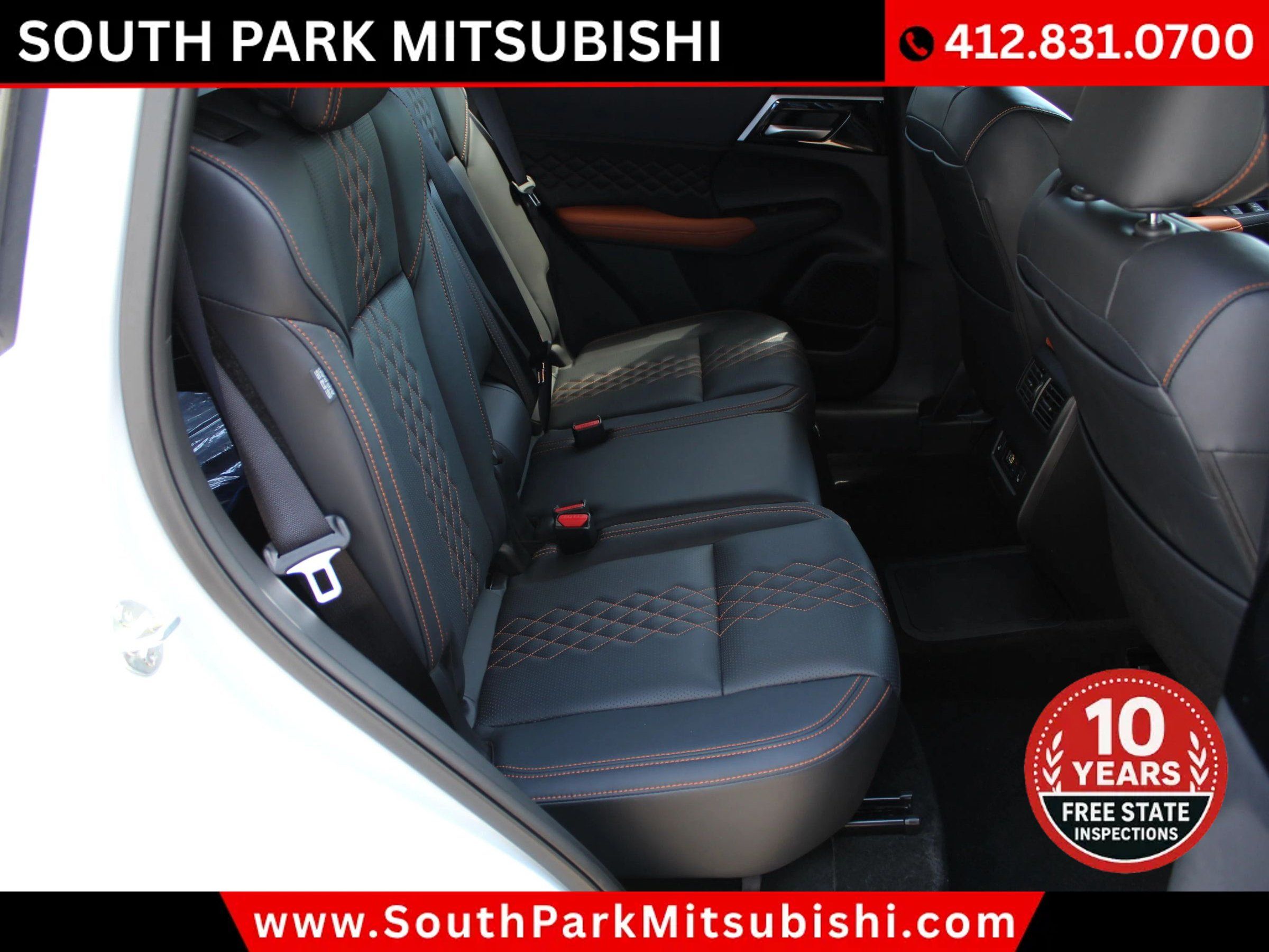 Used 2025 Mitsubishi Outlander 4WD Plug-In Hybrid image 17