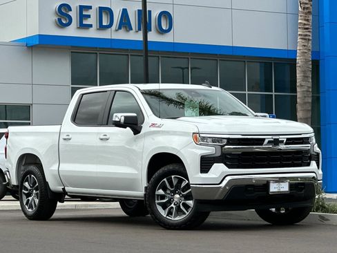 New 2026 Chevrolet Silverado 1500 LT w/ Z71 Off-Road Package AWD/4WD image 2