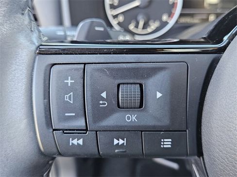 Used 2023 Nissan Rogue SL w/ SL Premium Package image 29