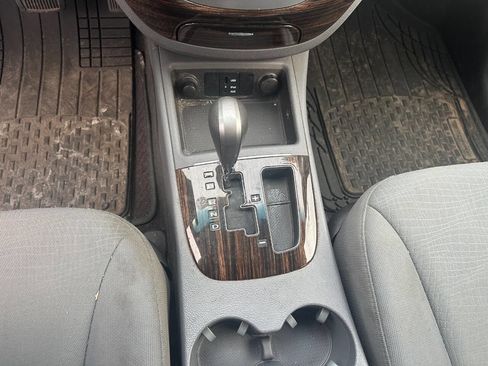 Used 2010 Hyundai Santa Fe GLS image 13