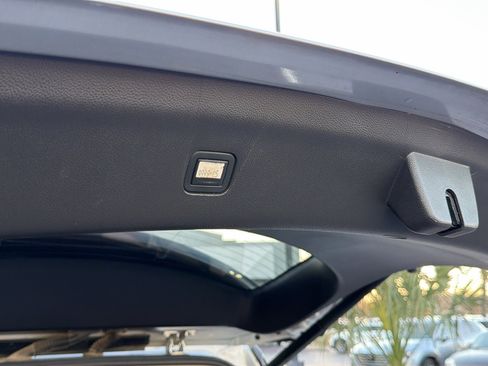 Used 2021 Buick Enclave Essence image 33