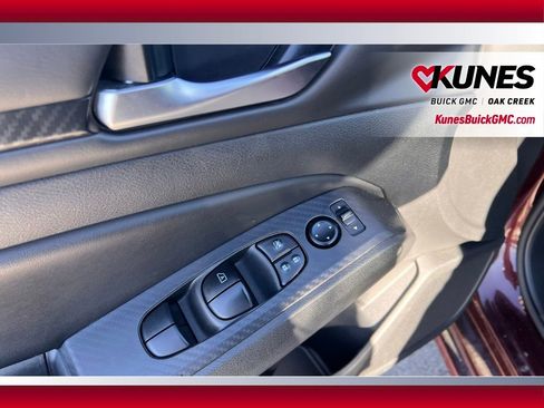 Used 2024 Nissan Altima 2.5 SV image 10