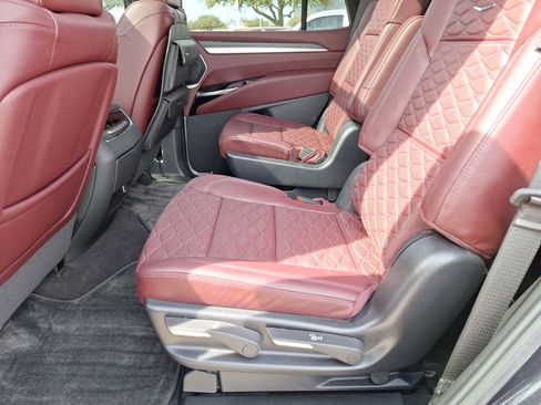 Used 2025 Cadillac Escalade Sport w/ LPO, ONYX Package image 31