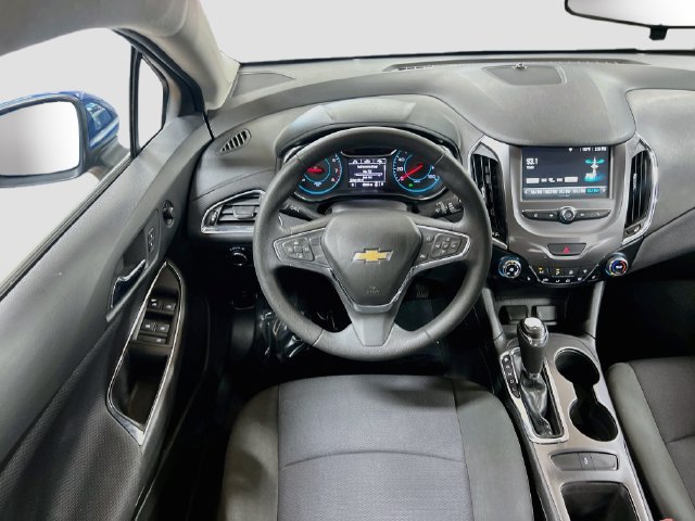 Used 2017 Chevrolet Cruze LT w/ Convenience Package FWD image 21