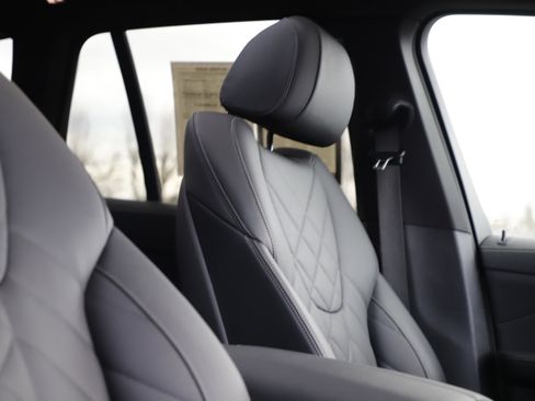 Used 2024 BMW X5 xDrive50e w/ Parking Assistance Package image 11