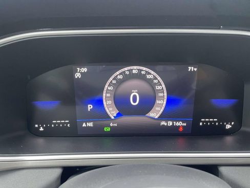 New 2026 Volkswagen Taos SE FWD image 23