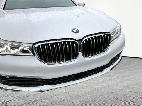 Used 2017 BMW 750i xDrive AWD/4WD image 30