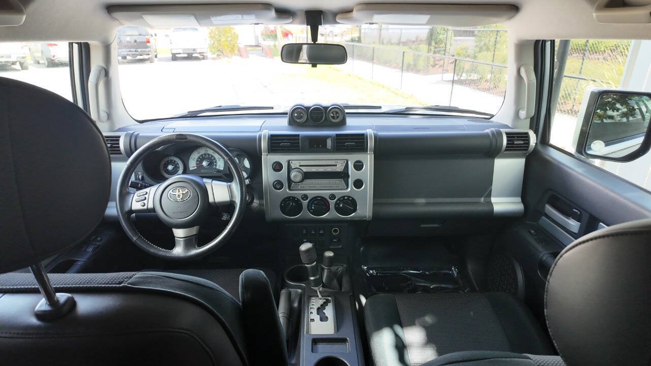 Used 2008 Toyota FJ Cruiser 4WD w/ Upgrade Pkg 2 image 10
