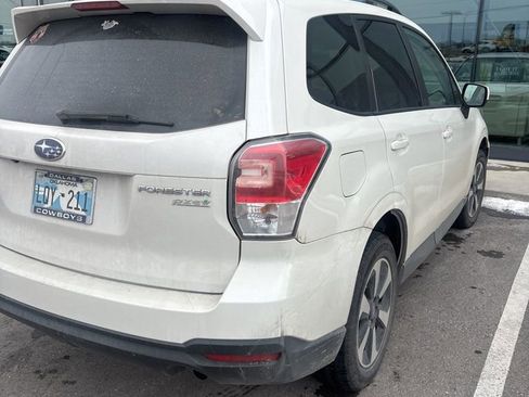 Used 2017 Subaru Forester 2.5i Premium w/ All-Weather Package image 5