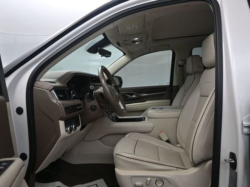 Used 2021 GMC Yukon Denali w/ Denali Premium Package image 6