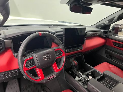 Used 2025 Toyota Tundra Limited AWD/4WD image 16