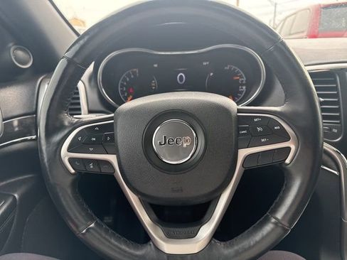 Used 2018 Jeep Grand Cherokee Limited image 24