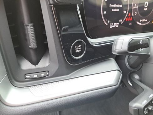 Certified 2024 Porsche Cayenne image 27