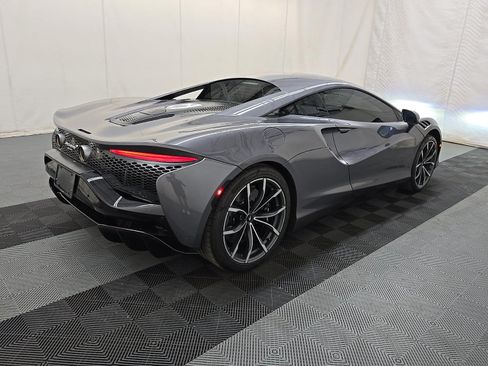 Used 2024 McLaren Artura RWD image 5