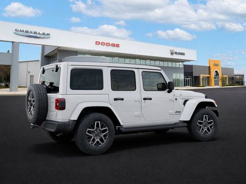 New 2026 Jeep Wrangler Unlimited Sahara AWD/4WD image 4
