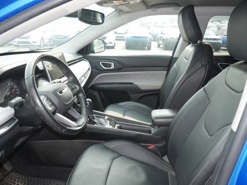 Used 2022 Jeep Compass Latitude AWD/4WD image 3