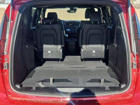 New 2026 Chrysler Pacifica Select image 35