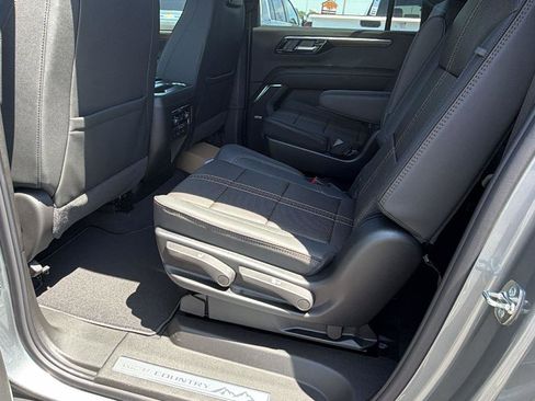 New 2026 Chevrolet Suburban High Country AWD/4WD image 17