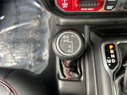 Used 2021 Jeep Wrangler Unlimited Rubicon AWD/4WD image 20