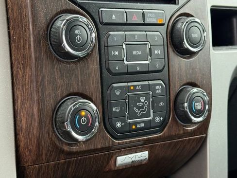 Used 2013 Ford F150 Lariat w/ Luxury Equipment Group image 22