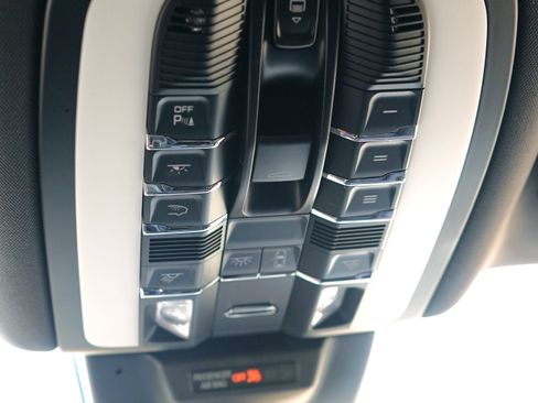 Used 2023 Porsche Macan GTS w/ Premium Package Plus AWD/4WD image 20