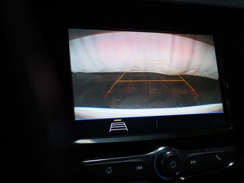 Used 2022 Buick Encore Preferred AWD/4WD image 21