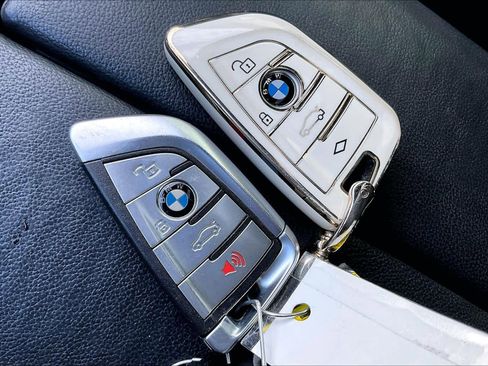 Used 2022 BMW X5 sDrive40i w/ M Sport Package image 13