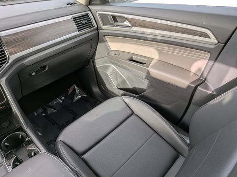 Certified 2023 Volkswagen Atlas SE w/ Panoramic Sunroof Package FWD image 15