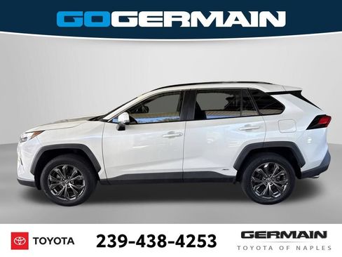 Used 2022 Toyota RAV4 XLE Premium AWD/4WD image 2