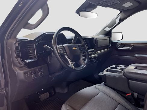 Used 2024 Chevrolet Silverado 1500 LT AWD/4WD image 9