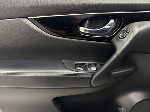 Used 2018 Nissan Rogue Sport SL AWD/4WD image 35