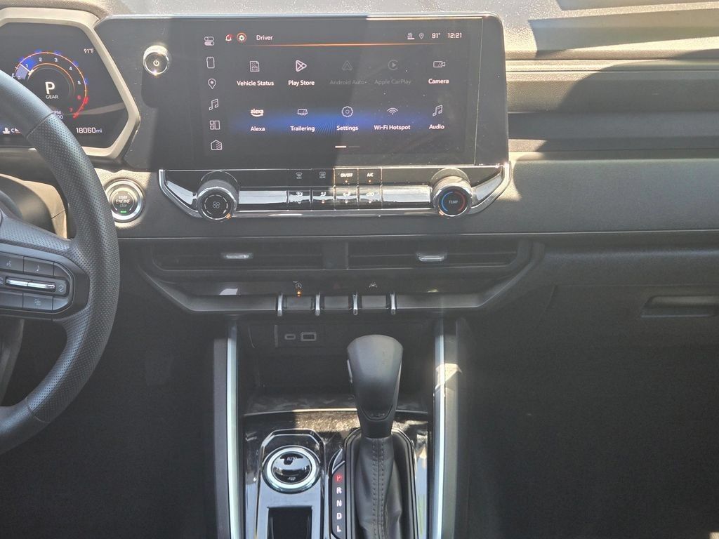 Used 2025 Chevrolet Colorado W/T AWD/4WD image 10