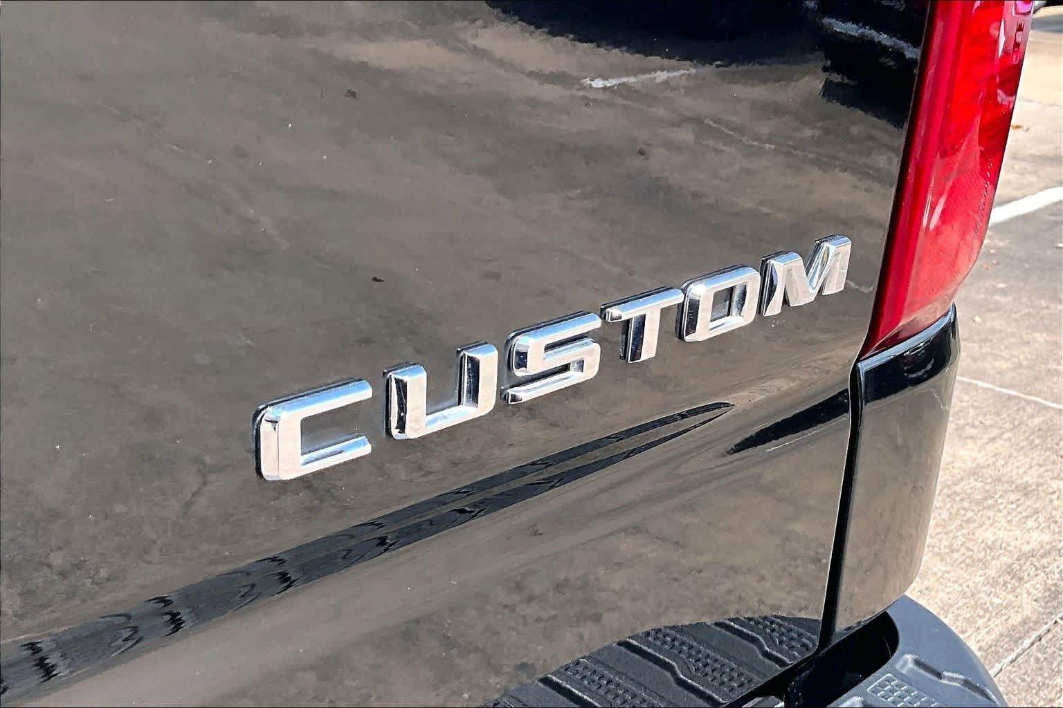 Used 2024 Chevrolet Silverado 1500 Custom RWD image 9