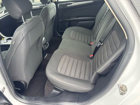 Used 2020 Ford Fusion SE image 28