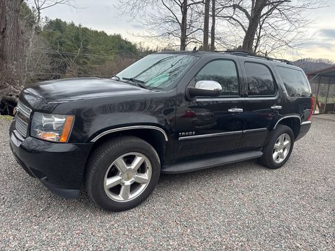 Used 2013 Chevrolet Tahoe LTZ image 2