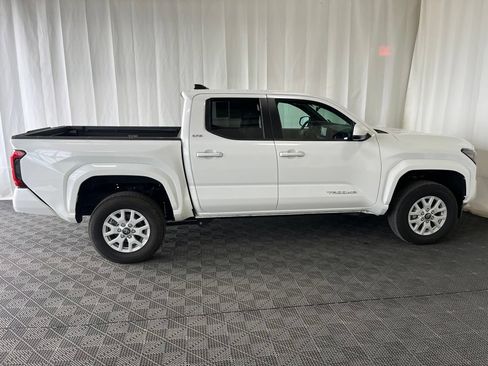 Used 2026 Toyota Tacoma SR5 AWD/4WD image 3