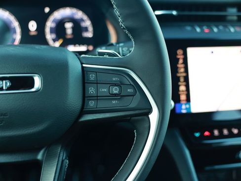New 2026 Jeep Grand Cherokee Altitude AWD/4WD image 19