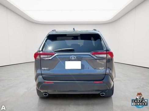 Used 2025 Toyota RAV4 XLE FWD image 9