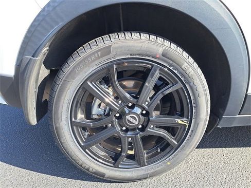 Used 2024 Nissan Kicks SR w/ SR Premium Package image 5