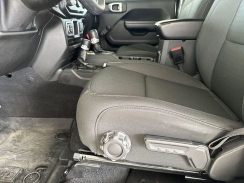 Used 2021 Jeep Wrangler Unlimited Sport image 11