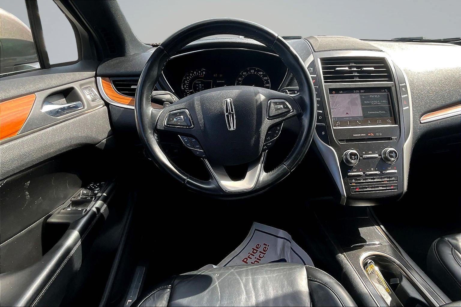 Used 2019 Lincoln MKC Select w/ Select Plus Package AWD/4WD image 7