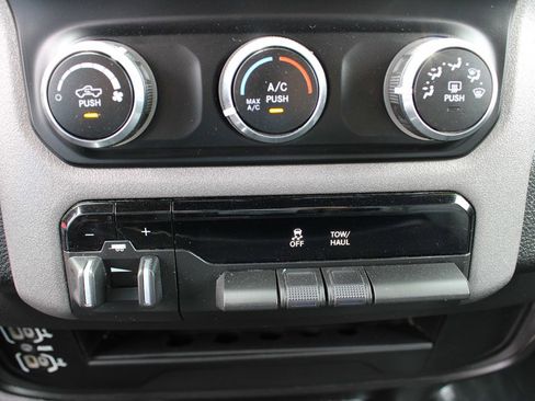 Used 2022 RAM 2500 Tradesman AWD/4WD image 35